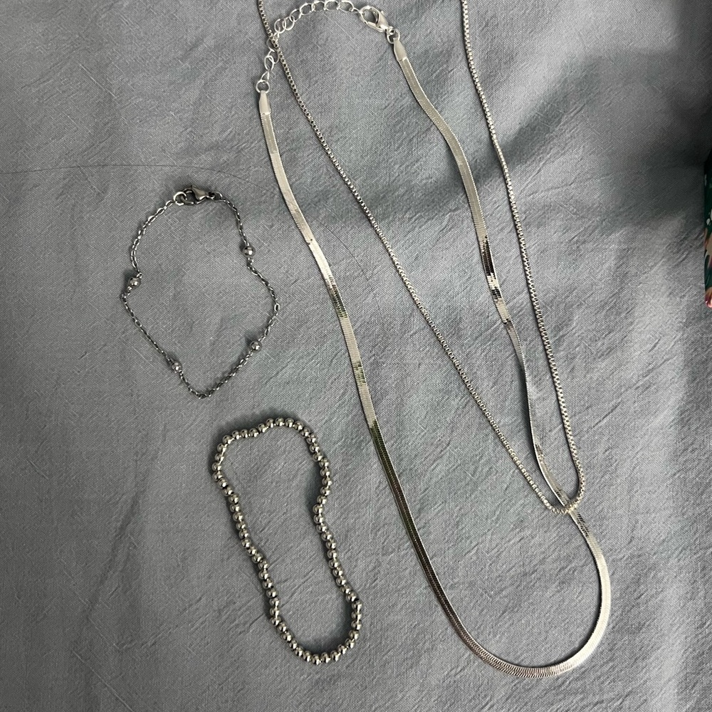 6 piece Silver Jewelry Set - Picture 5 of 5